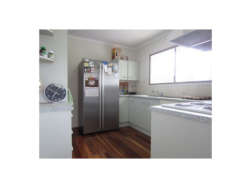 4 Queen Street, Blackstone QLD 4304