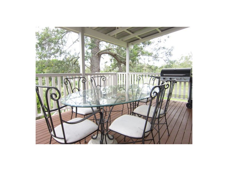 4 Queen Street, Blackstone QLD 4304