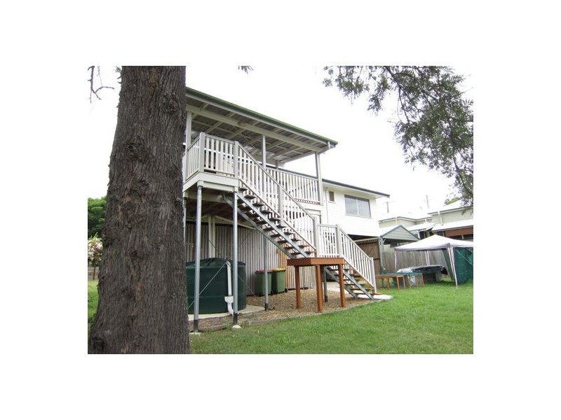 4 Queen Street, Blackstone QLD 4304