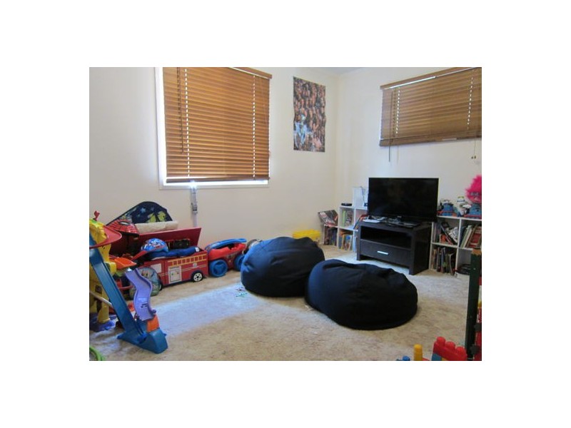 8 Bryant Street, Bundamba QLD 4304