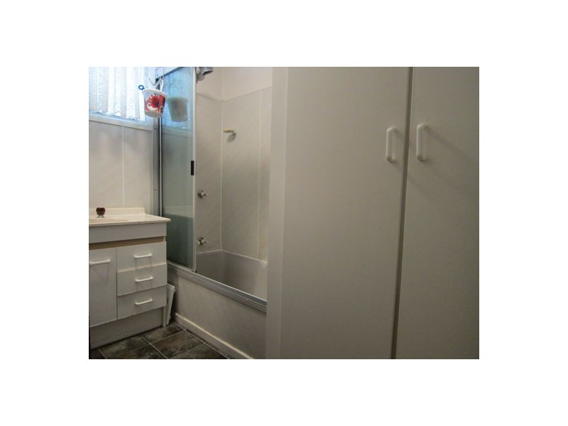 8 Bryant Street, Bundamba QLD 4304