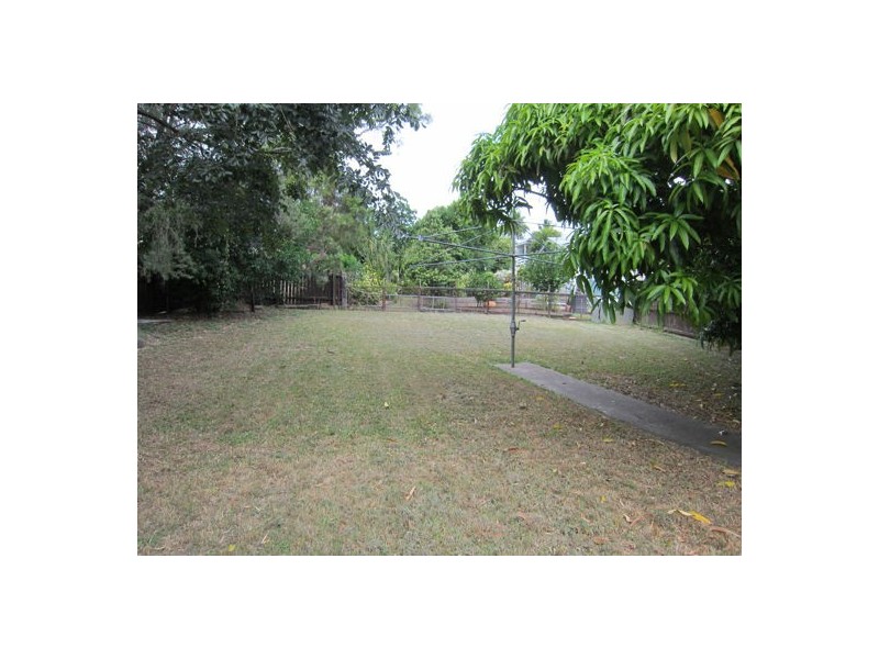 8 Bryant Street, Bundamba QLD 4304