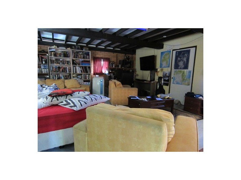 8 Bryant Street, Bundamba QLD 4304