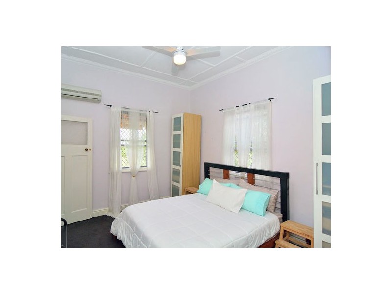 64 Chermside Road, Newtown QLD 4305