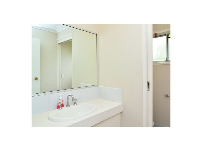 64 Chermside Road, Newtown QLD 4305