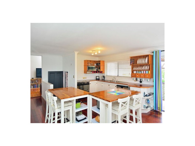 64 Chermside Road, Newtown QLD 4305