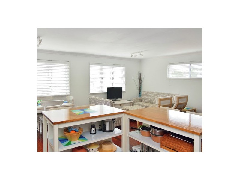 64 Chermside Road, Newtown QLD 4305