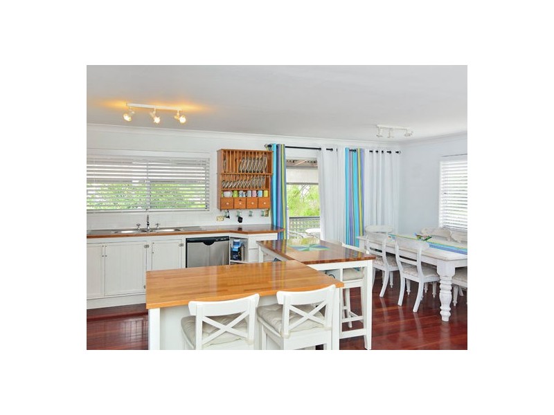 64 Chermside Road, Newtown QLD 4305