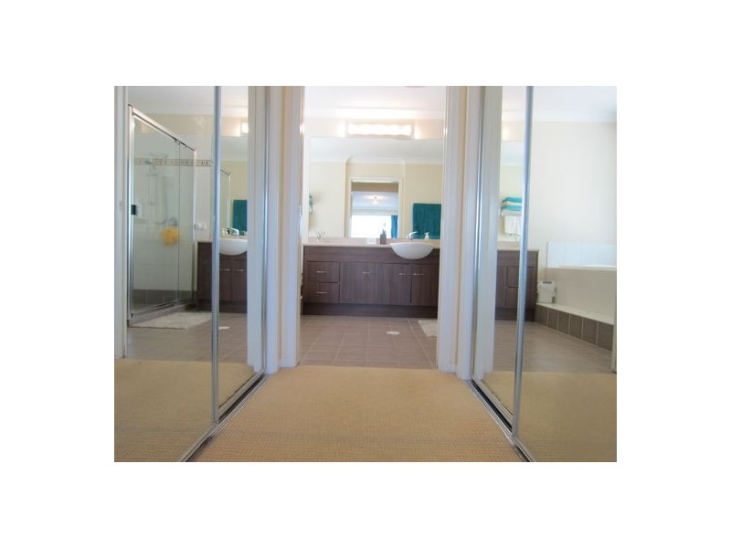 29 Emily Court, Walloon QLD 4306