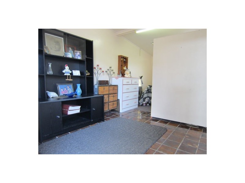 16 Woodford St, One Mile QLD 4305