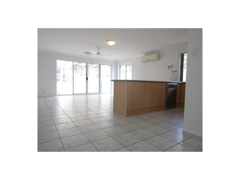 24 Lagoona Court, Churchill QLD 4305