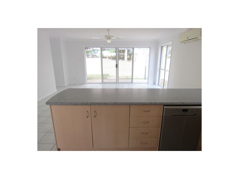 24 Lagoona Court, Churchill QLD 4305