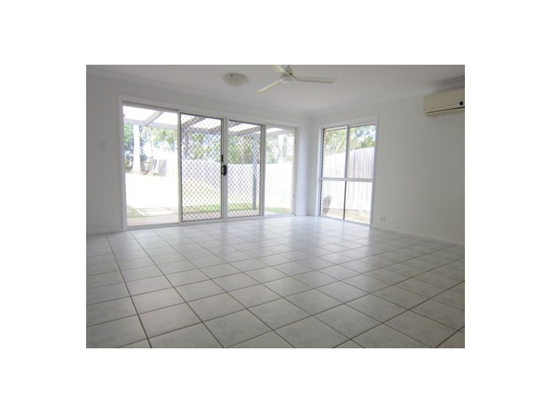 24 Lagoona Court, Churchill QLD 4305