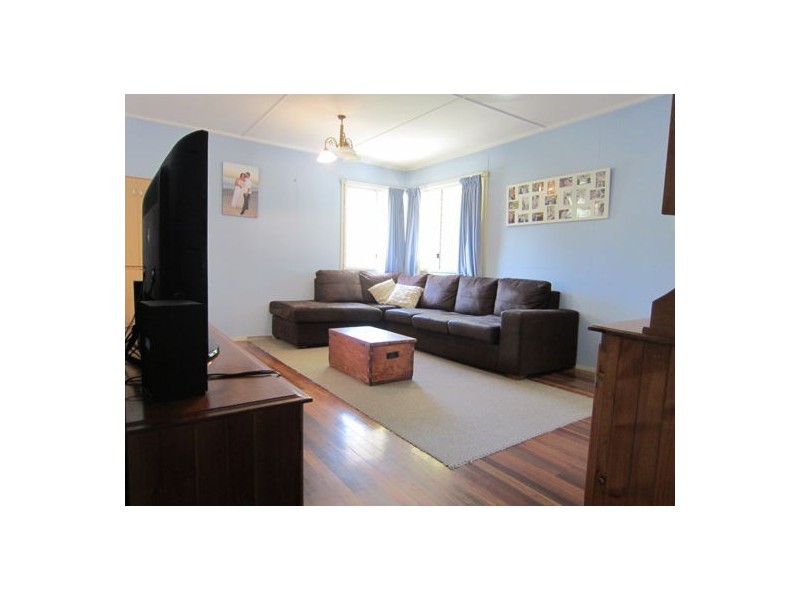 2 Felette Street, Leichhardt QLD 4305
