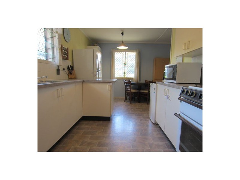 2 Felette Street, Leichhardt QLD 4305