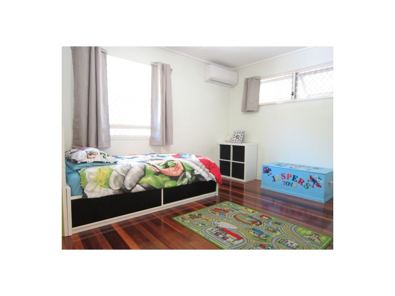 2 Felette Street, Leichhardt QLD 4305