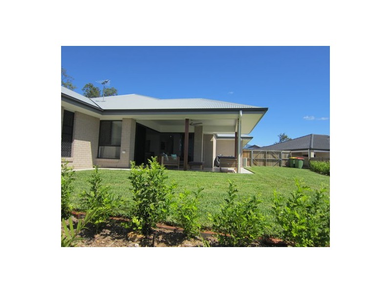 8 Aden Place, Deebing Heights QLD 4306
