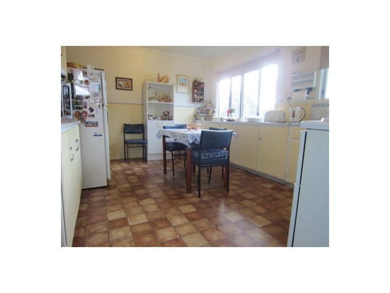 24 Baillieston Street, Leichhardt QLD 4305