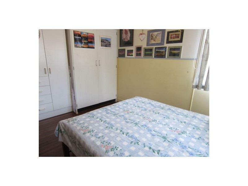 24 Baillieston Street, Leichhardt QLD 4305