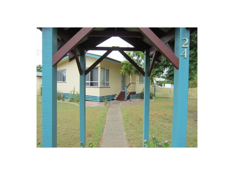 24 Baillieston Street, Leichhardt QLD 4305