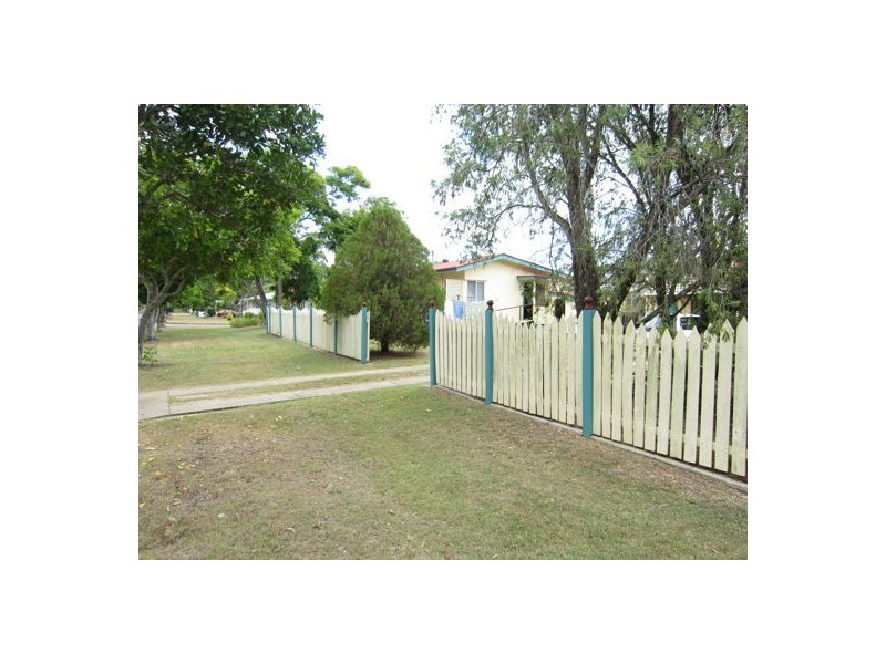 24 Baillieston Street, Leichhardt QLD 4305