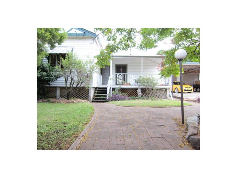17 Whitehill Rd, Newtown QLD 4305