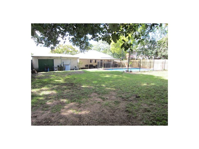 17 Whitehill Rd, Newtown QLD 4305