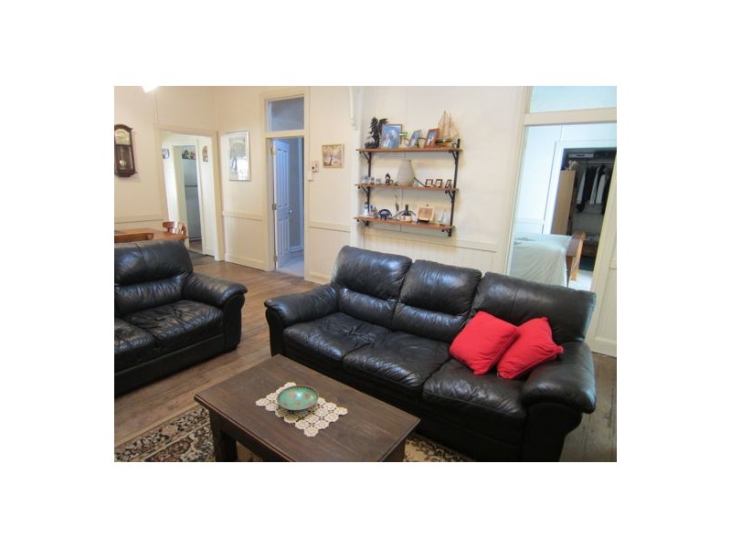 17 Whitehill Rd, Newtown QLD 4305