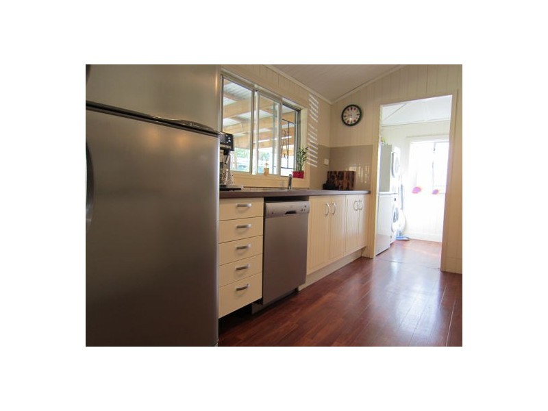 17 Whitehill Rd, Newtown QLD 4305