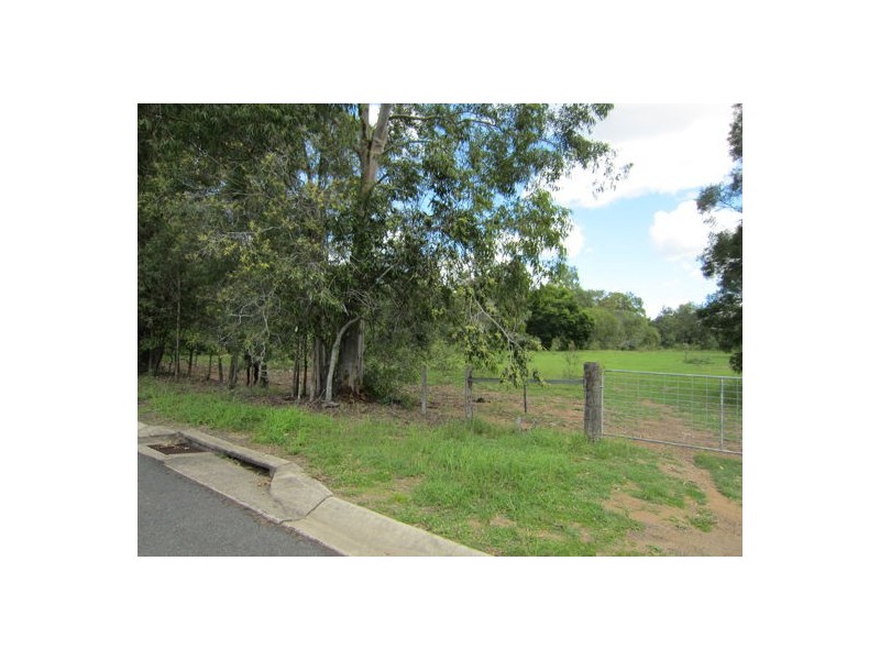 Eleazar Drive, Blacksoil QLD 4306