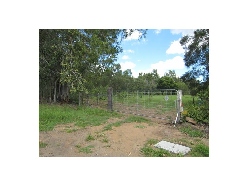 Eleazar Drive, Blacksoil QLD 4306