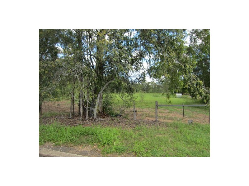 Eleazar Drive, Blacksoil QLD 4306