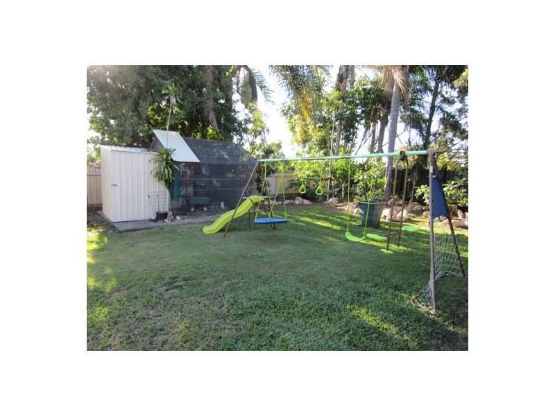 28 Hall Street, Yamanto QLD 4305