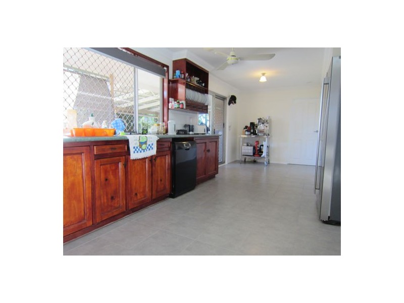 28 Hall Street, Yamanto QLD 4305