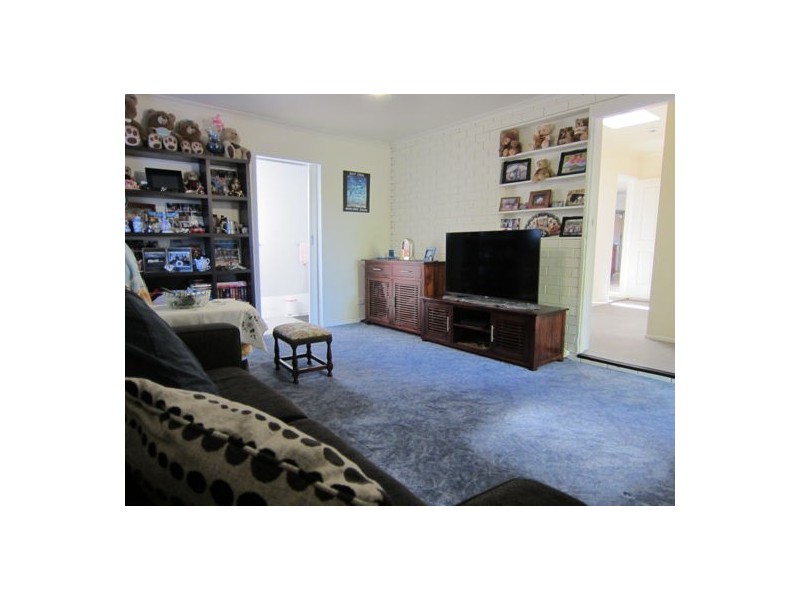28 Hall Street, Yamanto QLD 4305