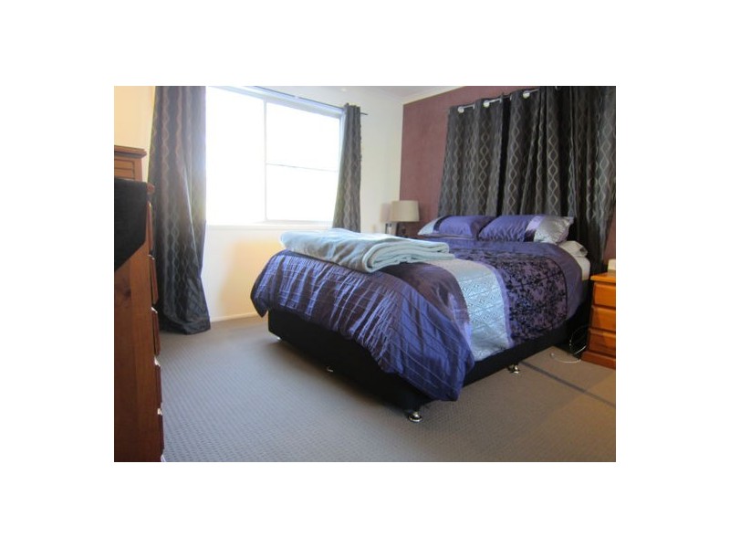 28 Hall Street, Yamanto QLD 4305