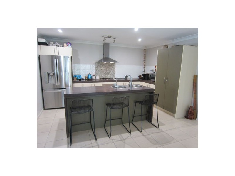 41 Newsky Court, Deebing Heights QLD 4306