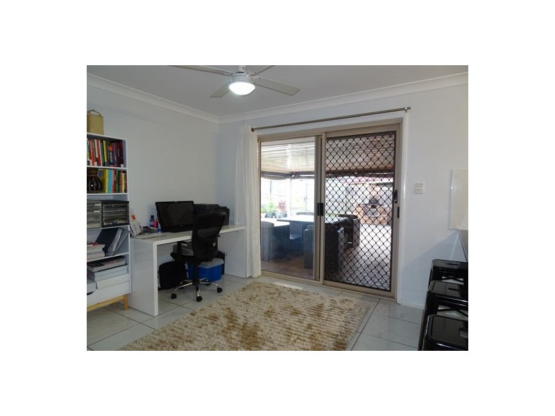 37 Sealy Street, Silkstone QLD 4304