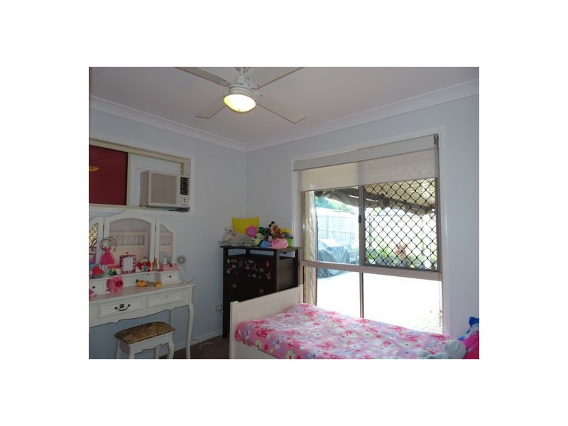 37 Sealy Street, Silkstone QLD 4304