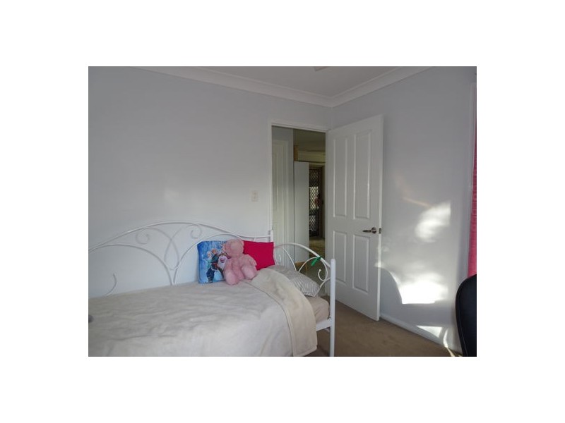 37 Sealy Street, Silkstone QLD 4304