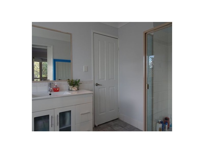 37 Sealy Street, Silkstone QLD 4304