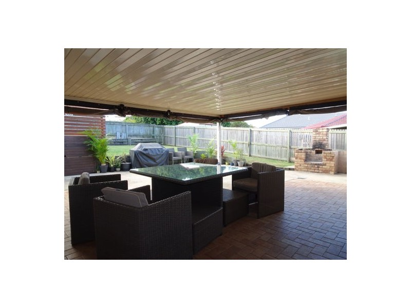 37 Sealy Street, Silkstone QLD 4304