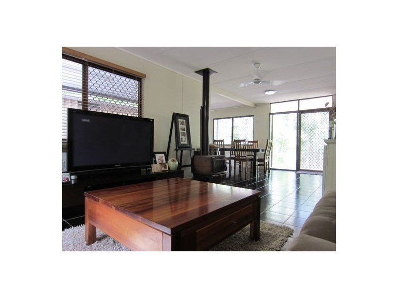 129 Velvet Street, Pine Mountain QLD 4306