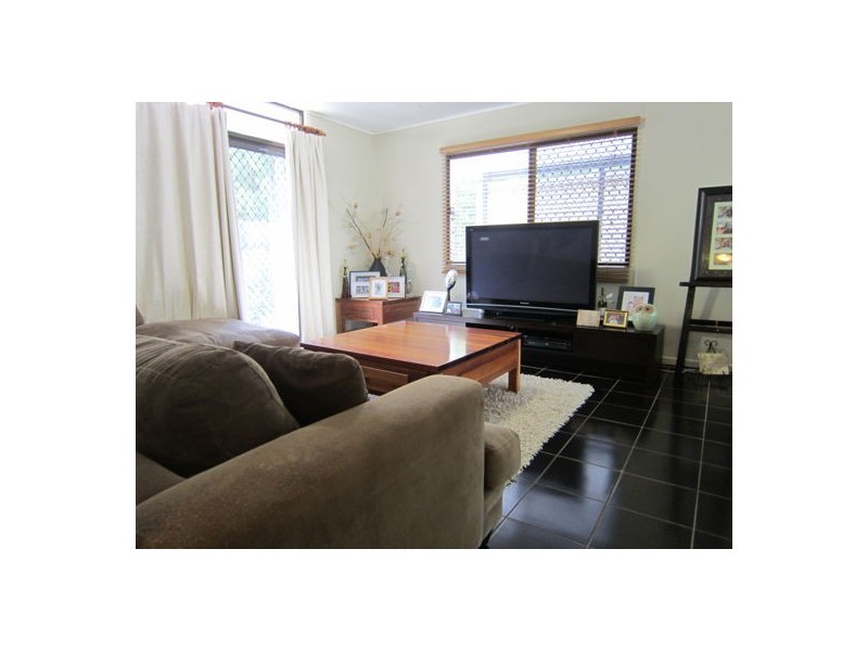 129 Velvet Street, Pine Mountain QLD 4306