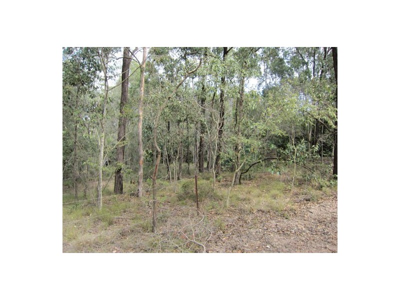 129 Velvet Street, Pine Mountain QLD 4306