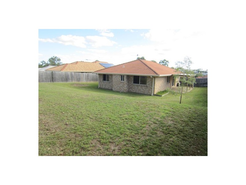 18 Kathleen Place, Yamanto QLD 4305