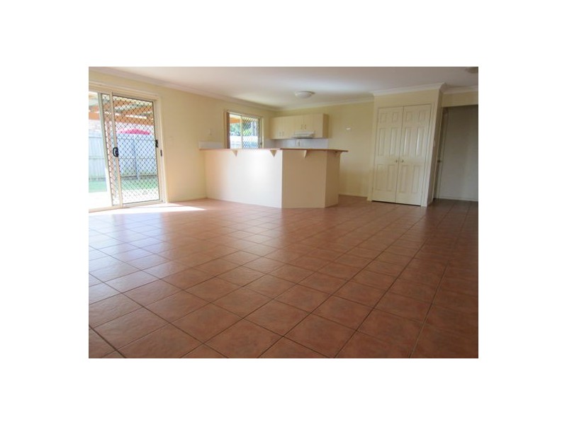 18 Kathleen Place, Yamanto QLD 4305