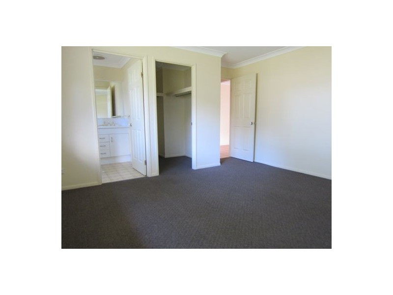 18 Kathleen Place, Yamanto QLD 4305