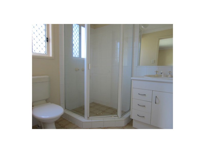 18 Kathleen Place, Yamanto QLD 4305