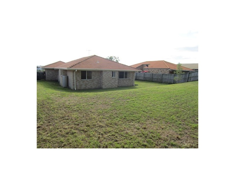 18 Kathleen Place, Yamanto QLD 4305